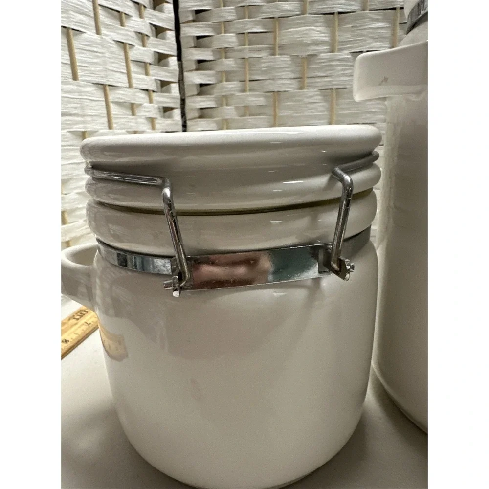 China 3 piece Canister Set W/ Wooden Spoons White Locking Lids
